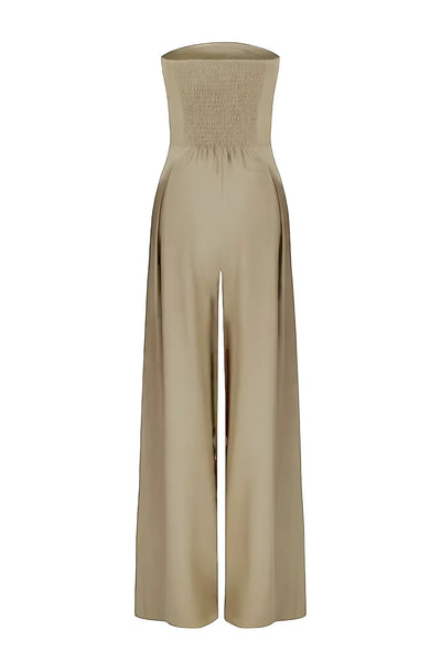 Elegant axelbandslös jumpsuit för alla tillfällen